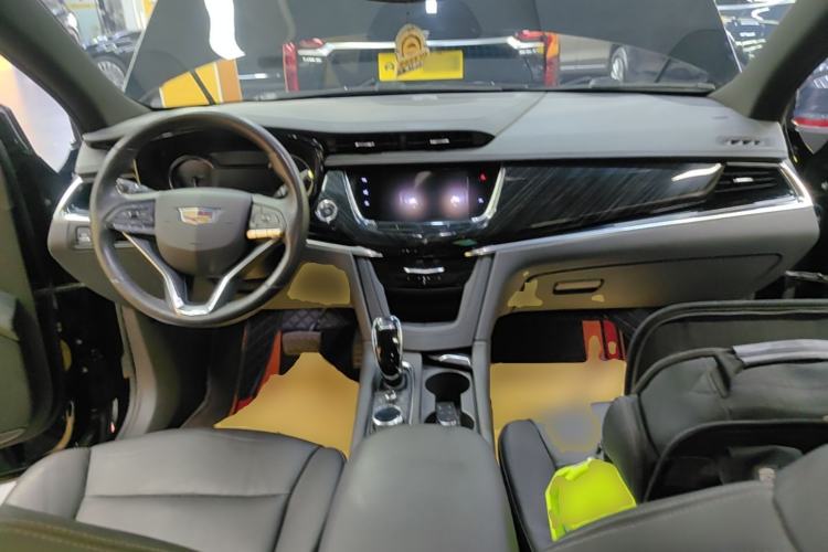 Used Cadillac XT6 2020 28T Six-Seater Four-Wheel-Drive Luxury Version Center Console