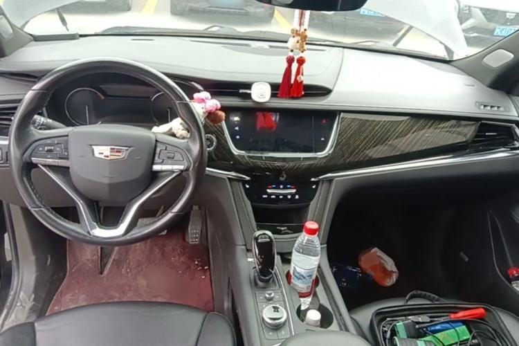 Used Cadillac XT6 2020 Revised Version 28T 6-Seater Four-Wheel Drive Luxury Edition Center Console