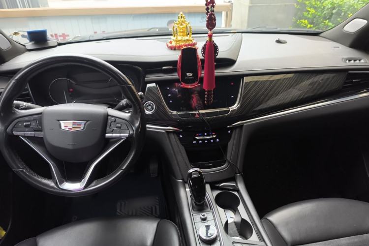 Used Cadillac XT6 2020 Revised Version 28T 7-Seater Four-Wheel Drive – Leading Edition Center Console