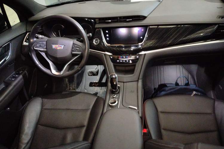 Used Cadillac XT6 2020 28T Six-Seater Four-Wheel-Drive Luxury Version Center Console