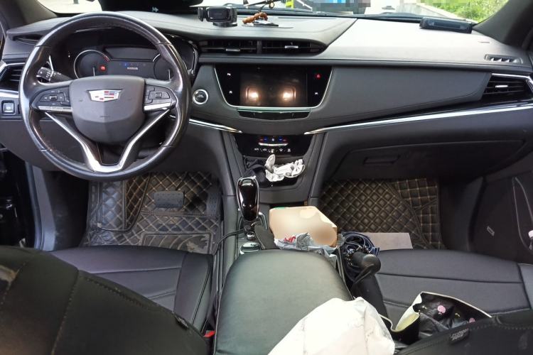 Used Cadillac XT6 2020 28T Six-Seater Fashion Edition Center Console