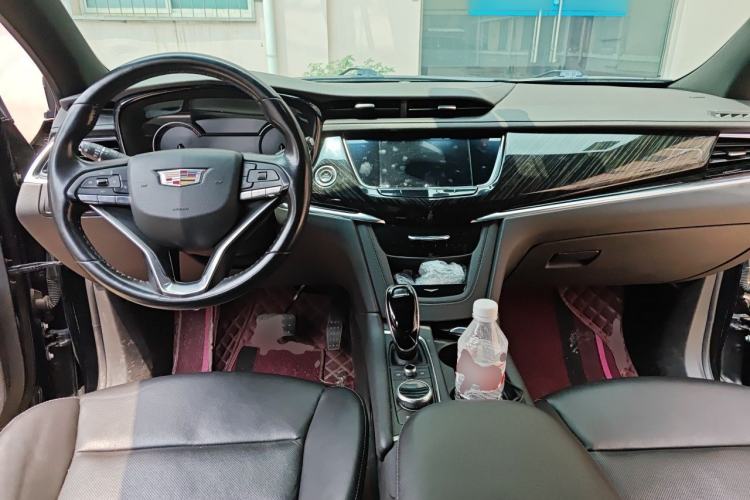 Used Cadillac XT6 2020 28T Seven-Seater Four-Wheel-Drive Luxury Version Center Console