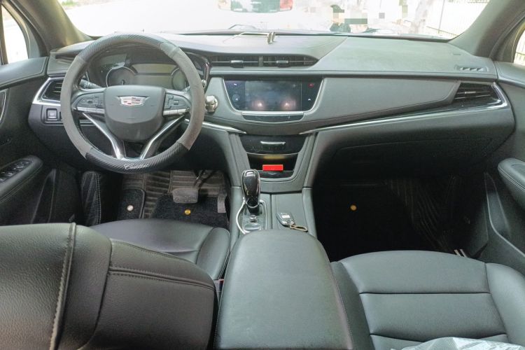 Used Cadillac XT6 2020 28T Six-Seater Fashion Edition Center Console