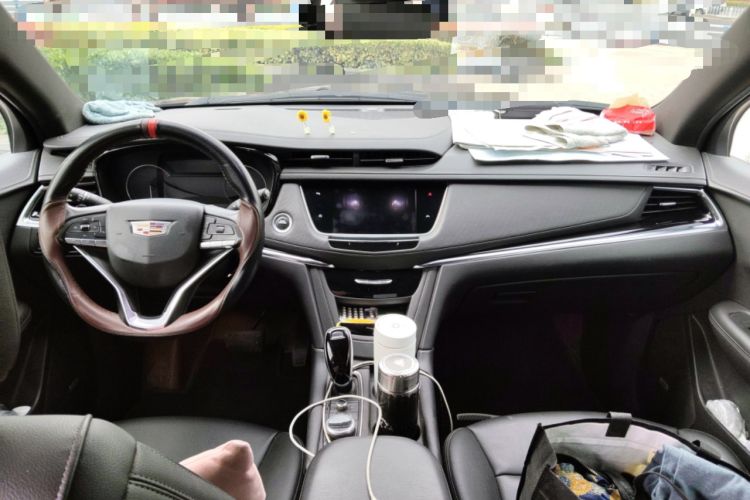 Used Cadillac XT6 2020 28T Six-Seater Fashion Edition Center Console
