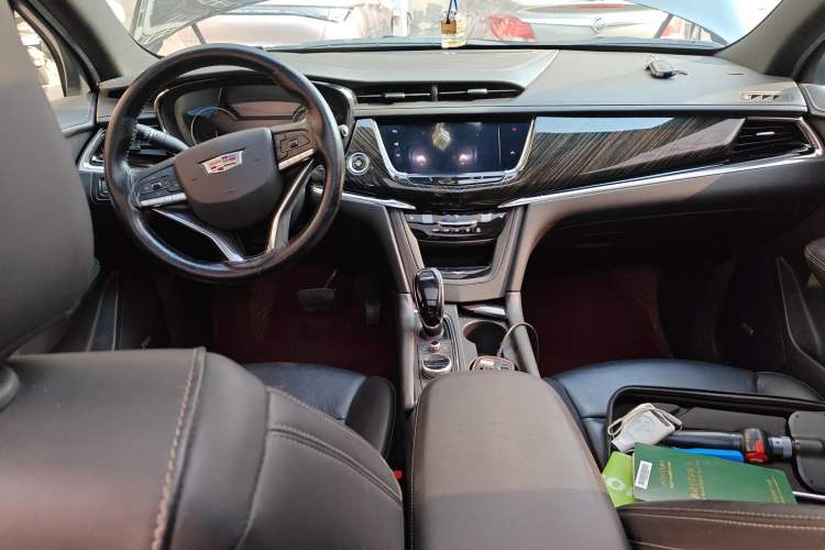 Used Cadillac XT6 2020 28T Six-Seater Four-Wheel-Drive Luxury Version Center Console
