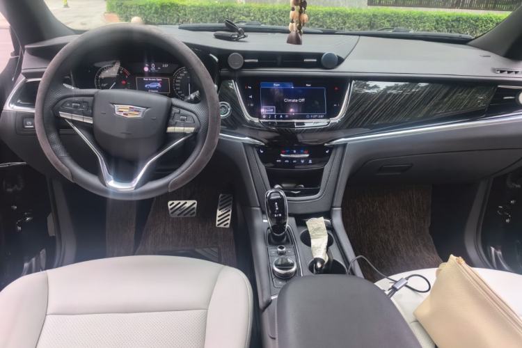 Used Cadillac XT6 2020 28T Seven-Seater Luxury Version Center Console