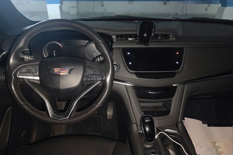 Used Cadillac XT6 2020 28T Six-Seater Fashion Edition Center Console
