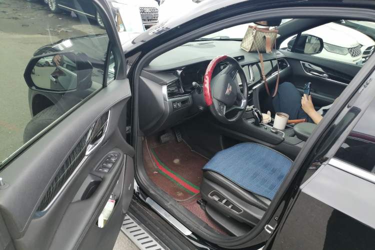 Used Cadillac XT6 2020 28T Six-Seater Four-Wheel-Drive Luxury Version Driver Seat