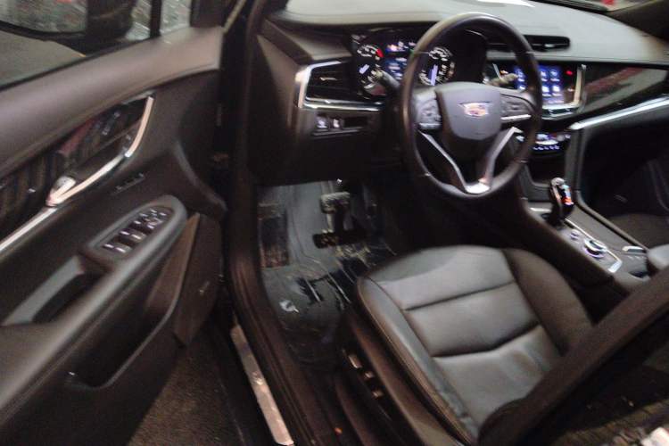 Used Cadillac XT6 2020 28T Six-Seater Four-Wheel-Drive Luxury Version Driver Seat