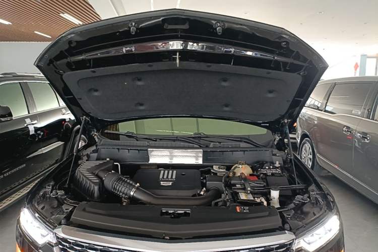 Used Cadillac XT6 2020 28T Six-Seater Four-Wheel-Drive Luxury Version with Premium Sound System Engine Bay