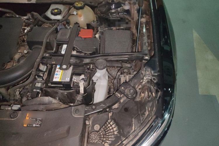 Used Cadillac XT6 2020 28T Six-Seater Four-Wheel-Drive Luxury Version Engine Bay Left