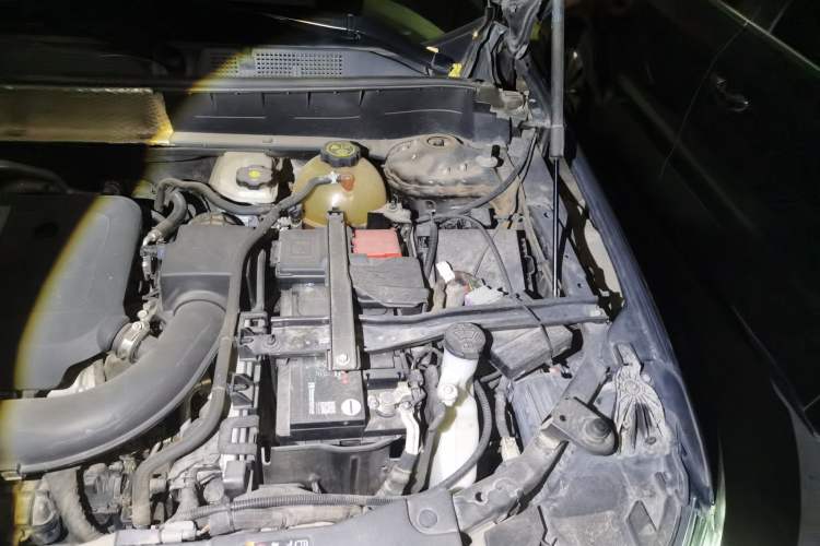 Used Cadillac XT6 2020 28T Six-Seater Four-Wheel-Drive Luxury Version Engine Bay Left