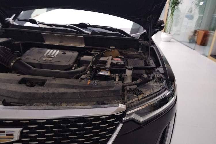 Used Cadillac XT6 2020 28T Six-Seater Four-Wheel-Drive Luxury Version Engine Bay Left