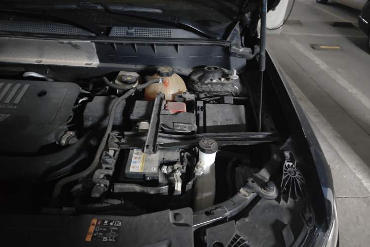 Used Cadillac XT6 2020 28T Six-Seater Fashion Edition Engine Bay Left