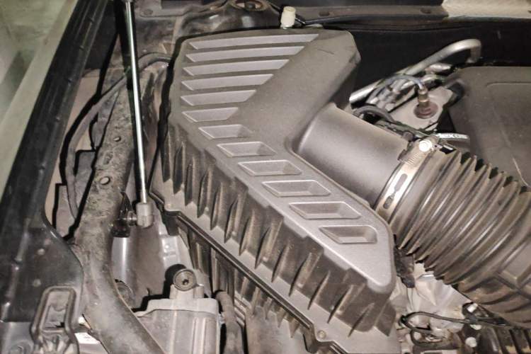 Used Cadillac XT6 2020 28T Six-Seater Four-Wheel-Drive Luxury Version Engine Bay Right