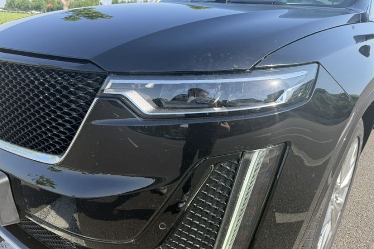 Used Cadillac XT6 2020 28T Six-Seater Luxury Sporty Enjoy-the-Comfort Safety Edition Exterior 1