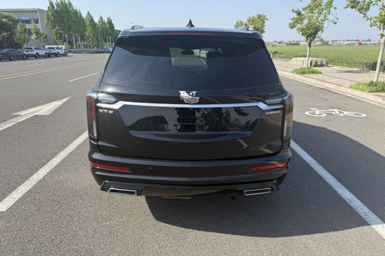 Used Cadillac XT6 2020 28T Six-Seater Luxury Sporty Enjoy-the-Comfort Safety Edition Exterior 2