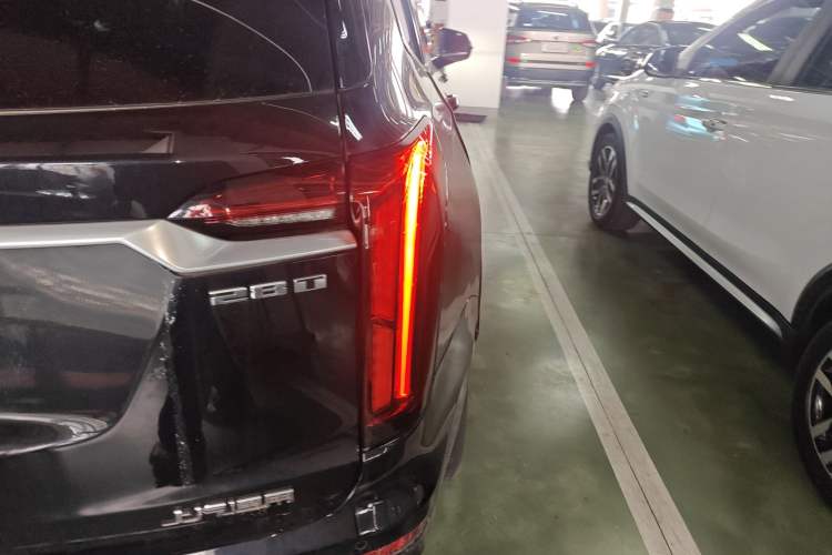 Used Cadillac XT6 2020 28T Six-Seater Fashion Edition Exterior 3