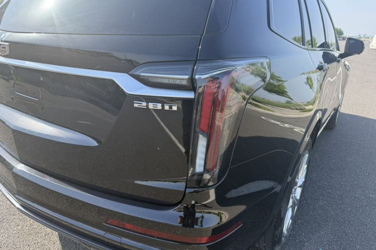 Used Cadillac XT6 2020 28T Six-Seater Luxury Sporty Enjoy-the-Comfort Safety Edition Exterior 3