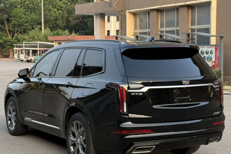 Used Cadillac XT6 2020 28T Six-Seater Luxury Sporty Enjoy-the-Comfort Safety Edition Exterior 4