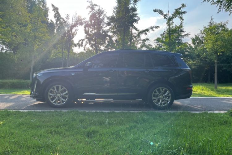 Used Cadillac XT6 2020 28T Six-Seater Luxury Sporty Enjoy-the-Comfort Safety Edition Exterior 4