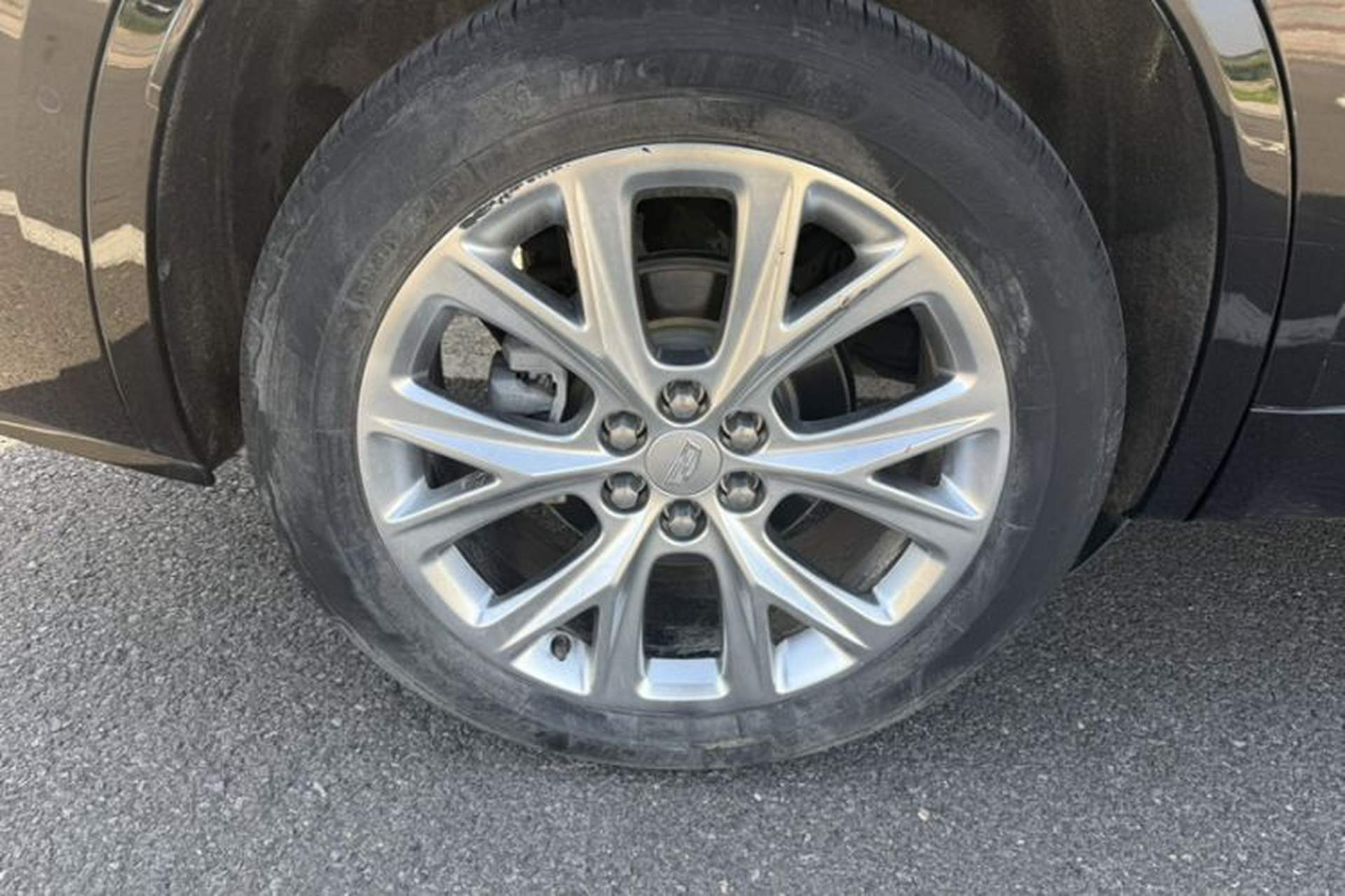 Used Cadillac XT6 2020 28T Six-Seater Luxury Sporty Enjoy-the-Comfort Safety Edition Exterior 4