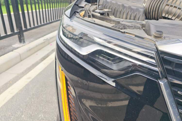 Used Cadillac XT6 2020 28T Six-Seater Fashion Edition Exterior 6