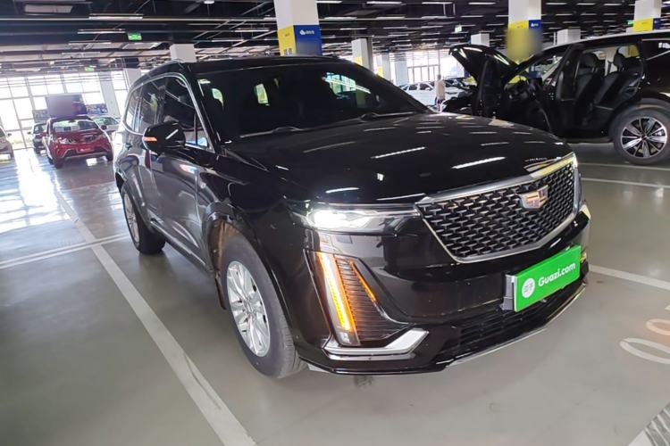 Used Cadillac XT6 2020 28T Six-Seater Fashion Edition Front Right 45 Deg