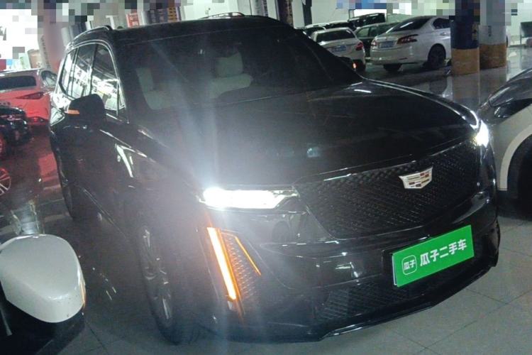 Used Cadillac XT6 2020 28T Six-Seater Luxury Sporty Enjoy-the-Comfort Safety Edition Front Right 45 Deg