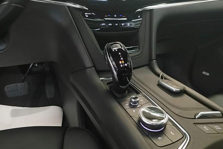 Used Cadillac XT6 2020 28T Six-Seater Four-Wheel-Drive Luxury Version Gear Lever
