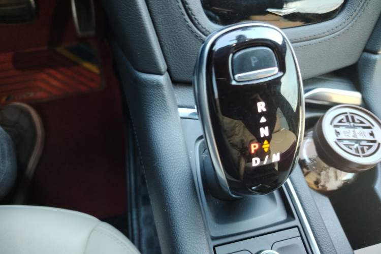 Used Cadillac XT6 2020 Revised Version 28T Six-Seater Four-Wheel Drive Leading Sporty Edition Gear Lever