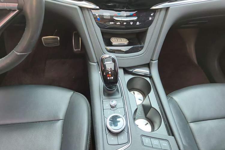 Used Cadillac XT6 2020 Restyled 28T Six-Seater Four-Wheel Drive Luxury Sports Version Gear Lever