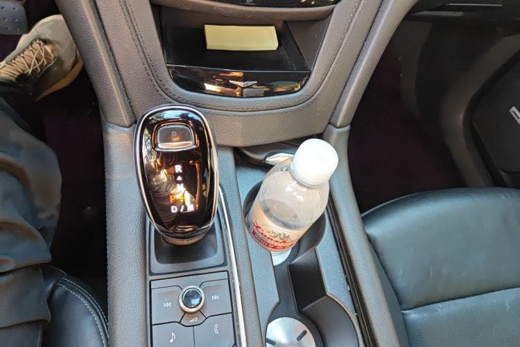 Used Cadillac XT6 2020 Revised Version 28T 6-Seater Four-Wheel Drive Luxury Edition Gear Lever