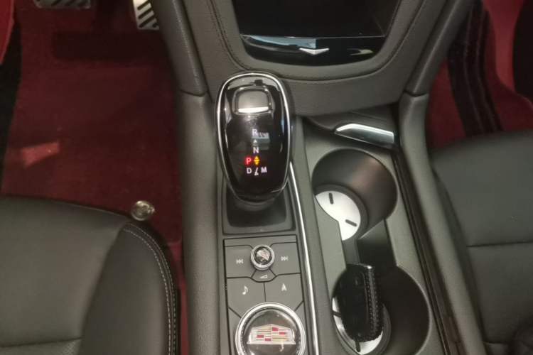 Used Cadillac XT6 2020 28T Six-Seater Four-Wheel-Drive Luxury Version Gear Lever
