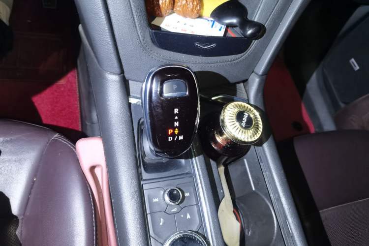 Used Cadillac XT6 2020 28T Six-Seater Four-Wheel-Drive Luxury Version Gear Lever
