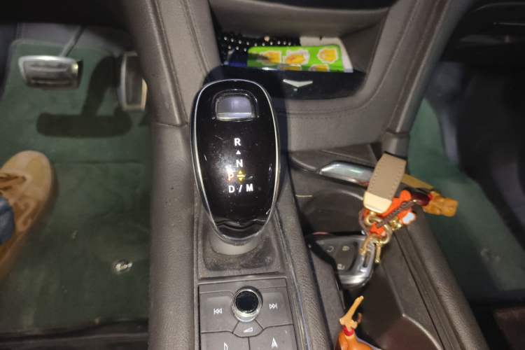 Used Cadillac XT6 2020 28T Six-Seater Four-Wheel-Drive Luxury Sport Vehicle Gear Lever