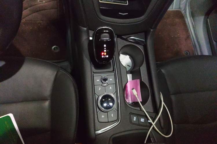 Used Cadillac XT6 2020 28T Six-Seater Four-Wheel-Drive Luxury Sport Vehicle Gear Lever