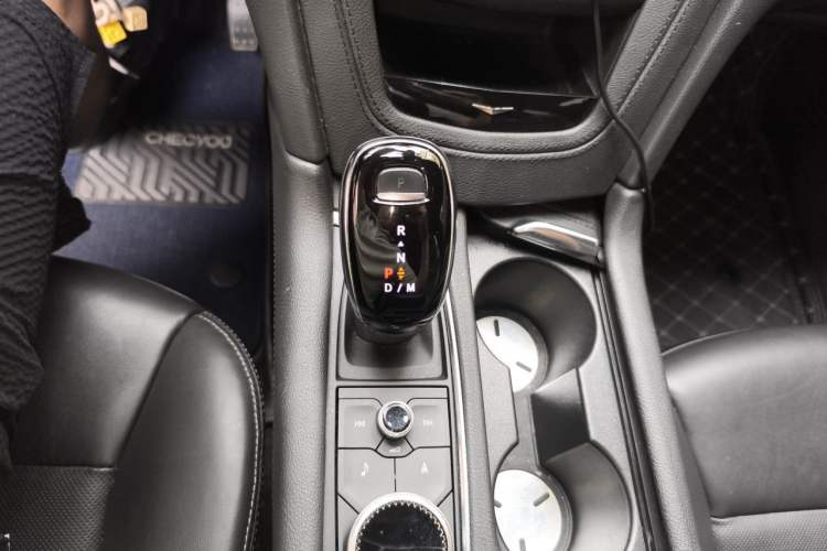 Used Cadillac XT6 2020 Revised Version 28T 7-Seater Four-Wheel Drive – Leading Edition Gear Lever