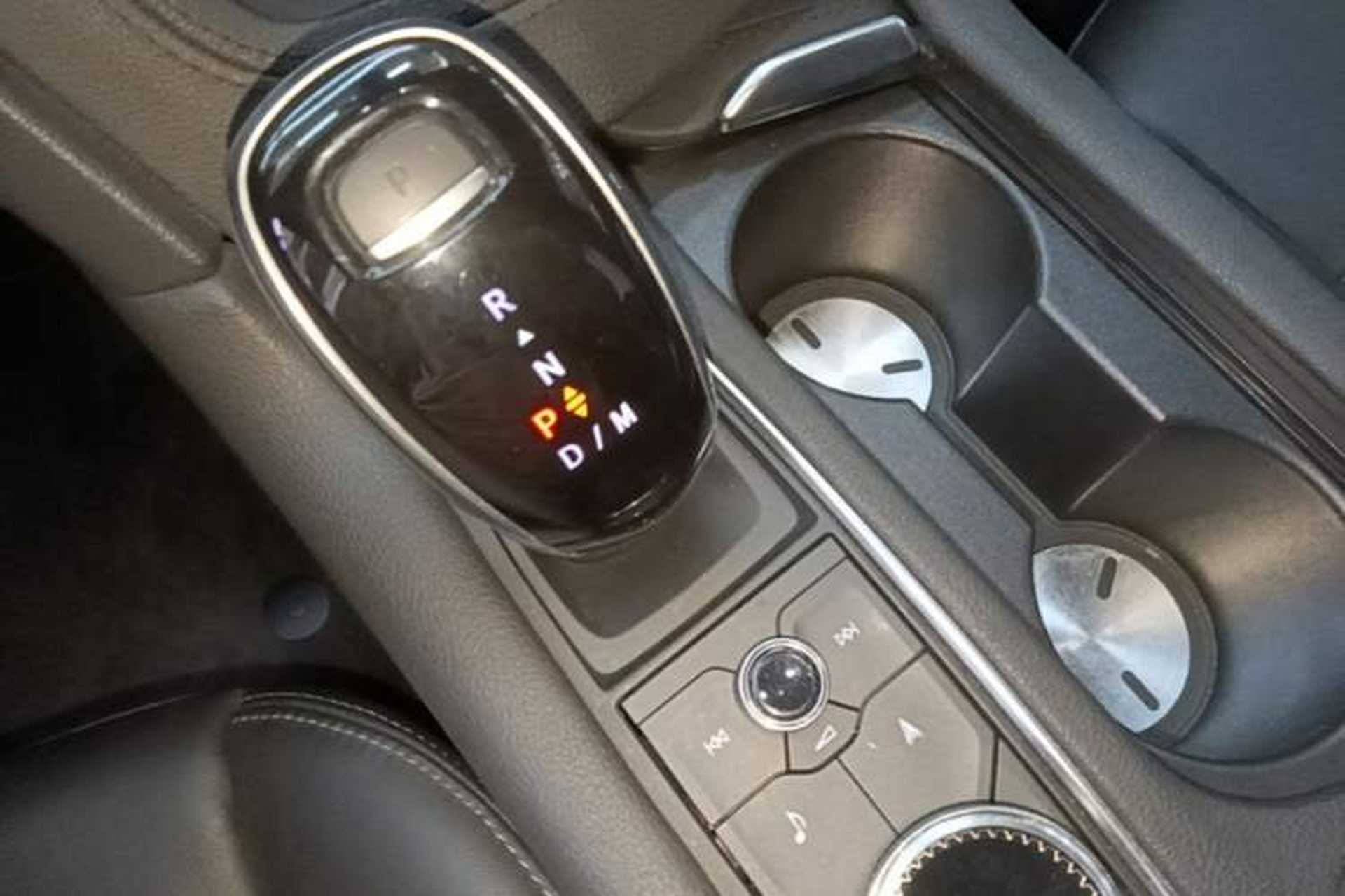 Used Cadillac XT6 2020 28T Six-Seater Luxury Sporty Enjoy-the-Comfort Safety Edition Gear Lever