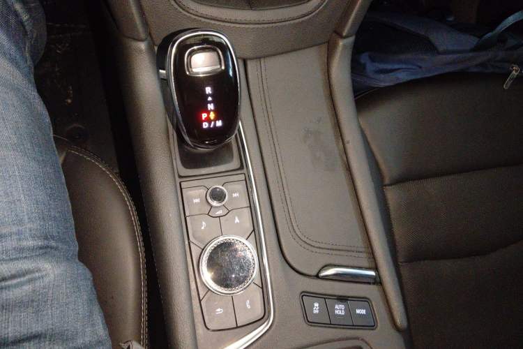 Used Cadillac XT6 2020 28T Six-Seater Four-Wheel-Drive Luxury Version Gear Lever