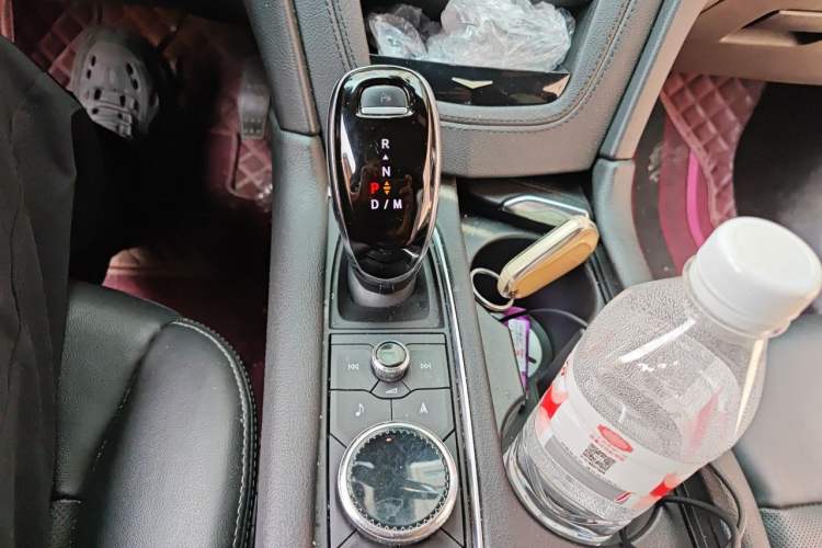 Used Cadillac XT6 2020 28T Seven-Seater Four-Wheel-Drive Luxury Version Gear Lever