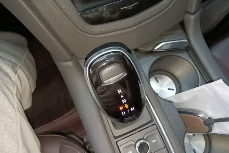 Used Cadillac XT6 2020 Revised Version 28T Six-Seater Luxury Edition Gear Lever