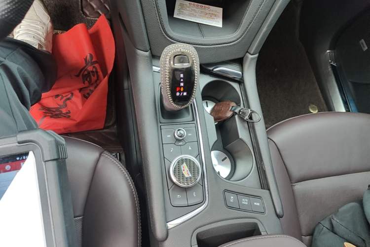 Used Cadillac XT6 2020 28T Seven-Seater Luxury Version Gear Lever