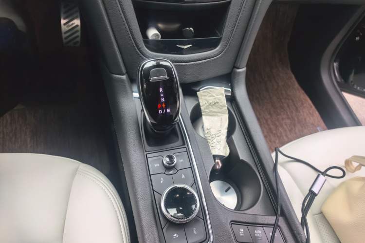 Used Cadillac XT6 2020 28T Seven-Seater Luxury Version Gear Lever