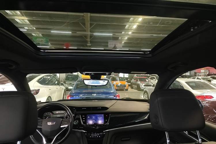 Used Cadillac XT6 2020 28T Six-Seater Four-Wheel-Drive Luxury Version Headliner