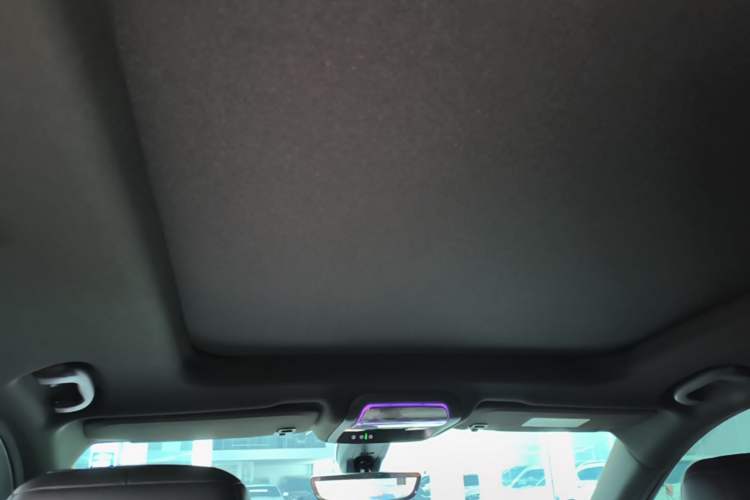 Used Cadillac XT6 2020 28T Six-Seater Luxury Version Headliner