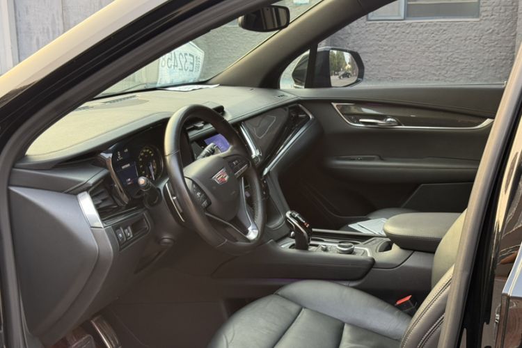 Used Cadillac XT6 2020 28T Six-Seater Luxury Sporty Enjoy-the-Comfort Safety Edition Interior 1