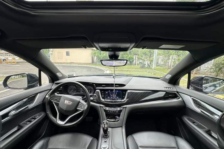 Used Cadillac XT6 2020 28T Six-Seater Four-Wheel-Drive Luxury Version with Premium Sound System Interior 1