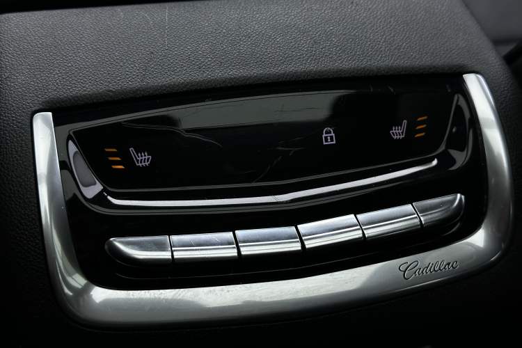 Used Cadillac XT6 2020 28T Six-Seater Four-Wheel-Drive Platinum Sport Edition Interior 11