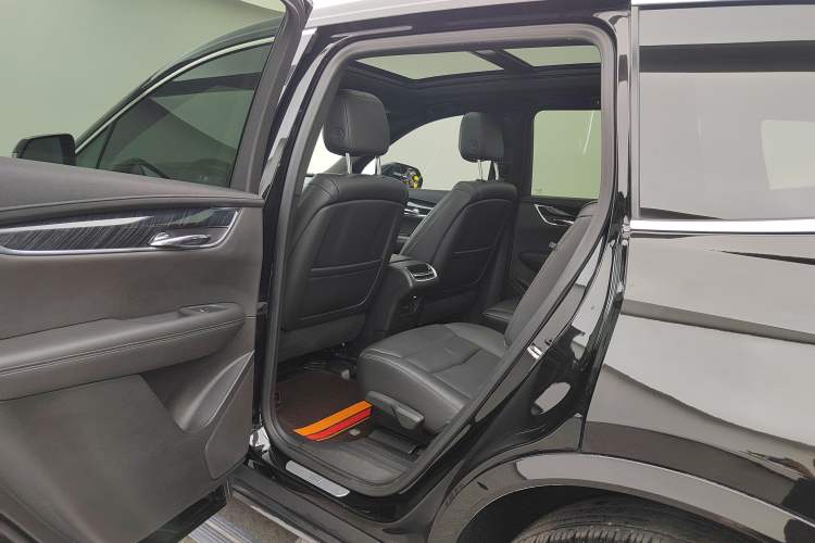 Used Cadillac XT6 2020 28T Six-Seater Four-Wheel-Drive Luxury Version Interior 2